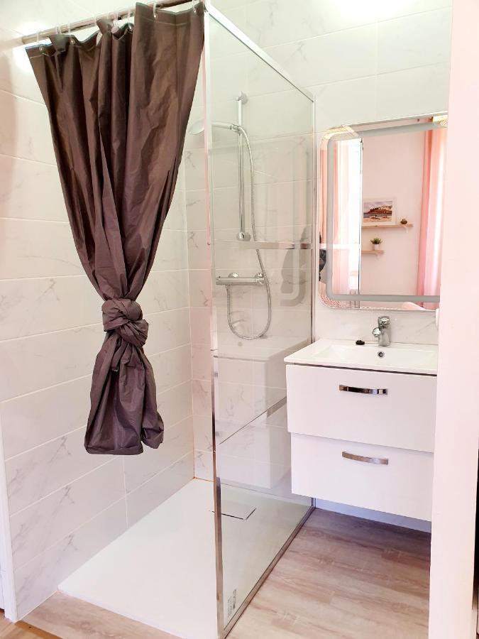 Studio Renove De 20 M2 Pour Deux Personnes Appartement Blaye-Les-Mines Buitenkant foto